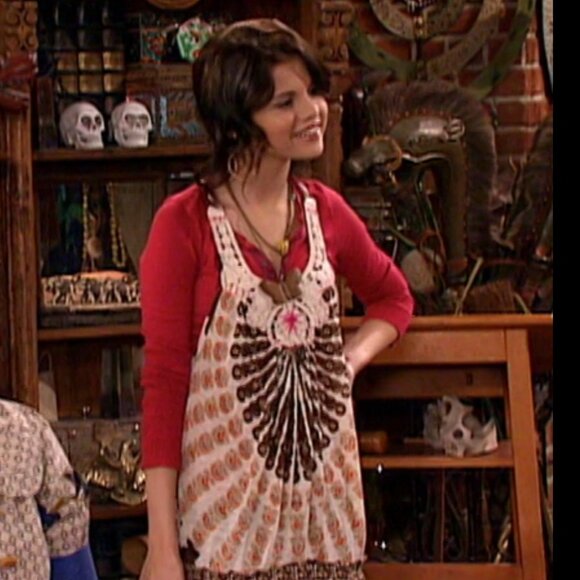 Free People Voodoo Tunic ASO Alex Russo - Picture 15 of 16